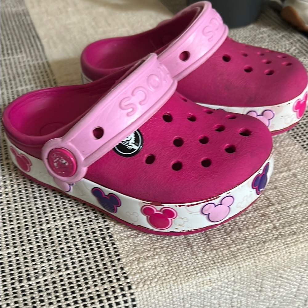 CROCS Pink Sandals Comfortable Slip-On Footwear - Picture 5 of 7